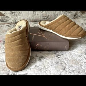 Minnetonka Slippers in Tan